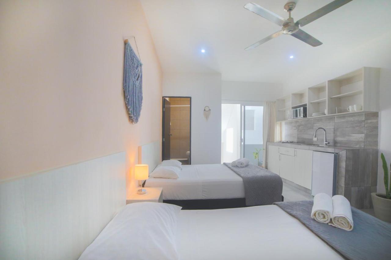 Almond Suites Плая-дель-Кармен Экстерьер фото